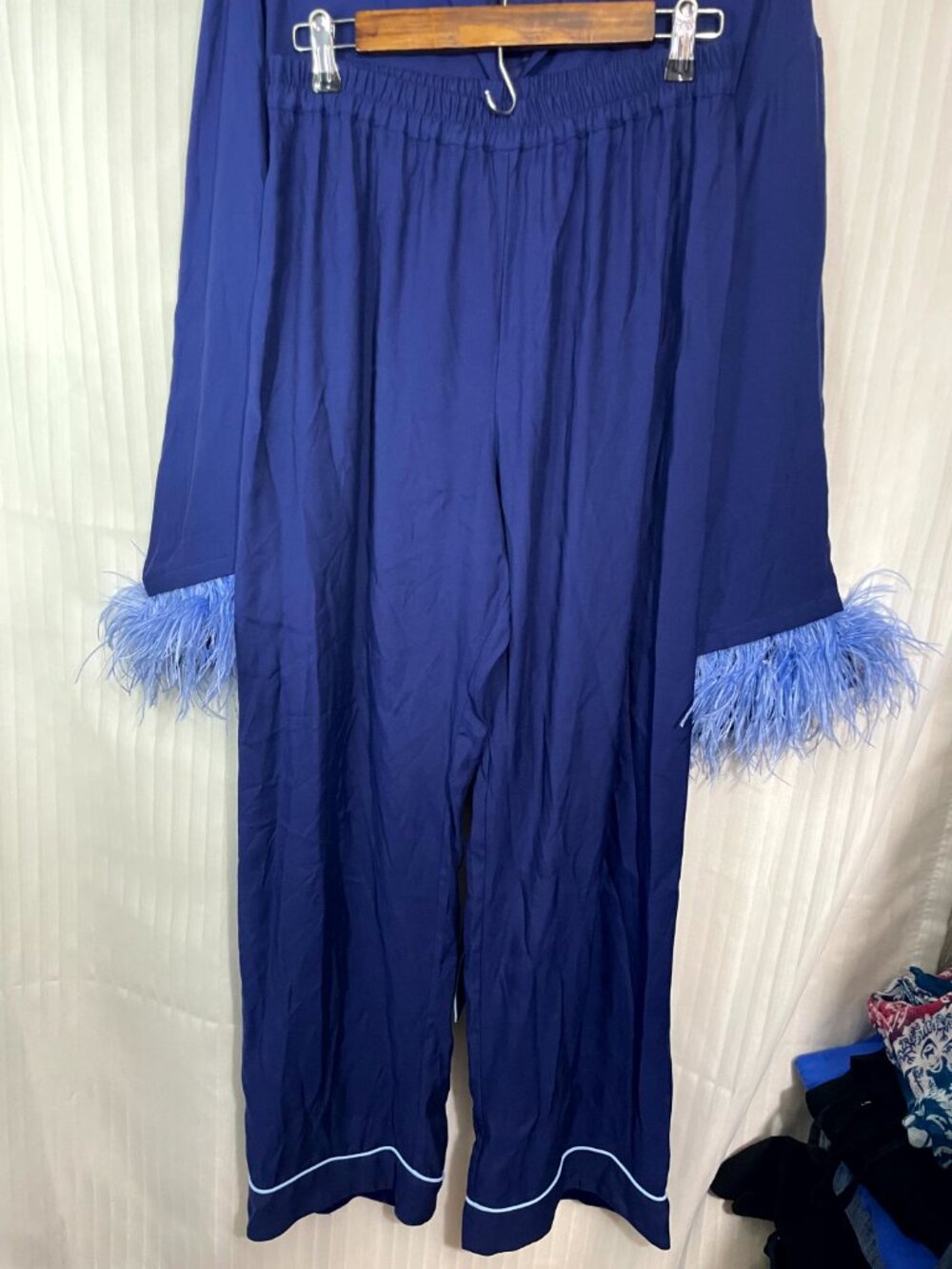 Luxury Feather Trim Pajama Set Women's Medium Blue Viscose Ostrich Feather - Picture 12 of 14